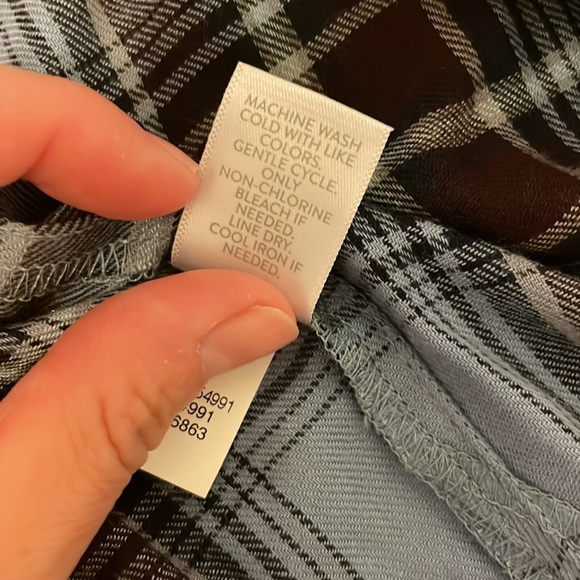 NWT J. Jill Long Sleeved Button Up - Picture 9 of 9